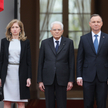 Prezydent Andrzej Duda oraz prezydent Włoch Sergio Mattarella z córką Laurą podczas ceremonii powita