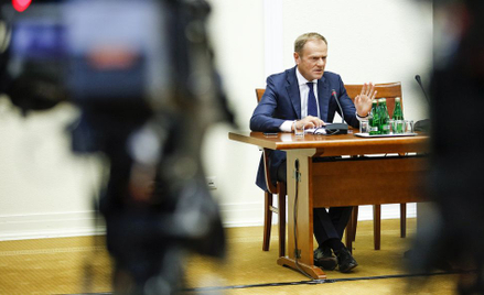 Starcie Tuska z komisją