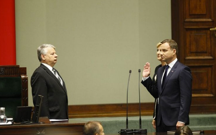 6 sierpnia – koniec prezydentury Bronisława Komorowskiego. Andrzej Duda został zaprzysiężony na urzą