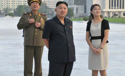 Ri Sol Ju w obecności swojego męża, młodego dyktatora