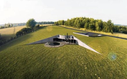 Wizualizacje polskich domów podziemnych budzą duże zainteresowanie klientów, ale realizowane są rzad