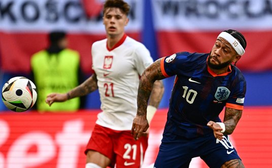 Memphis Depay mógł zdobyć bramkę w pierwszej połowie meczu Polska-Holandia