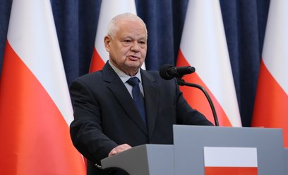 Prezes Narodowego Banku Polskiego Adam Glapiński podczas konferencji prasowej w Pałacu Prezydenckim 