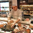 Paryż, delikatesy Fauchon. Turyści produkty tej marki wywożą jako kulinarny souvenir