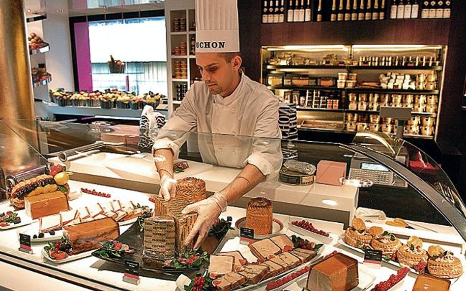 Paryż, delikatesy Fauchon. Turyści produkty tej marki wywożą jako kulinarny souvenir