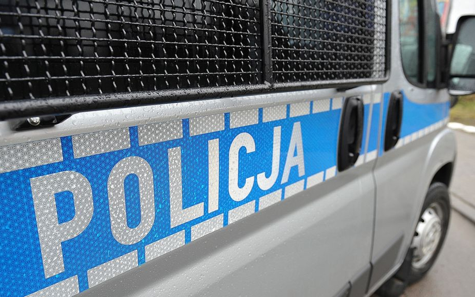 Wrocław: Ukrainiec z nożem zaatakował rodaczkę, potem podciął sobie gardło
