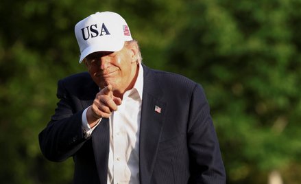 Prezydent USA Donald Trump zarabiał w pierwszej kadencji na hotelach i polach golfowych. W drugiej z