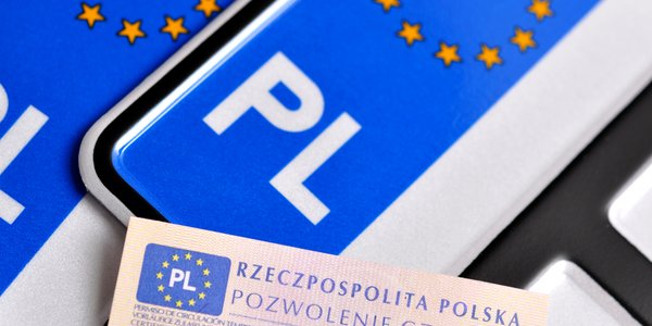 Jak zarejestrować samochód z fakturą w KSeF? Na razie nie ma przepisów