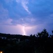 Deszcz podczas burzy może uratować życie. Mokra skóra zmniejsza skutki pioruna