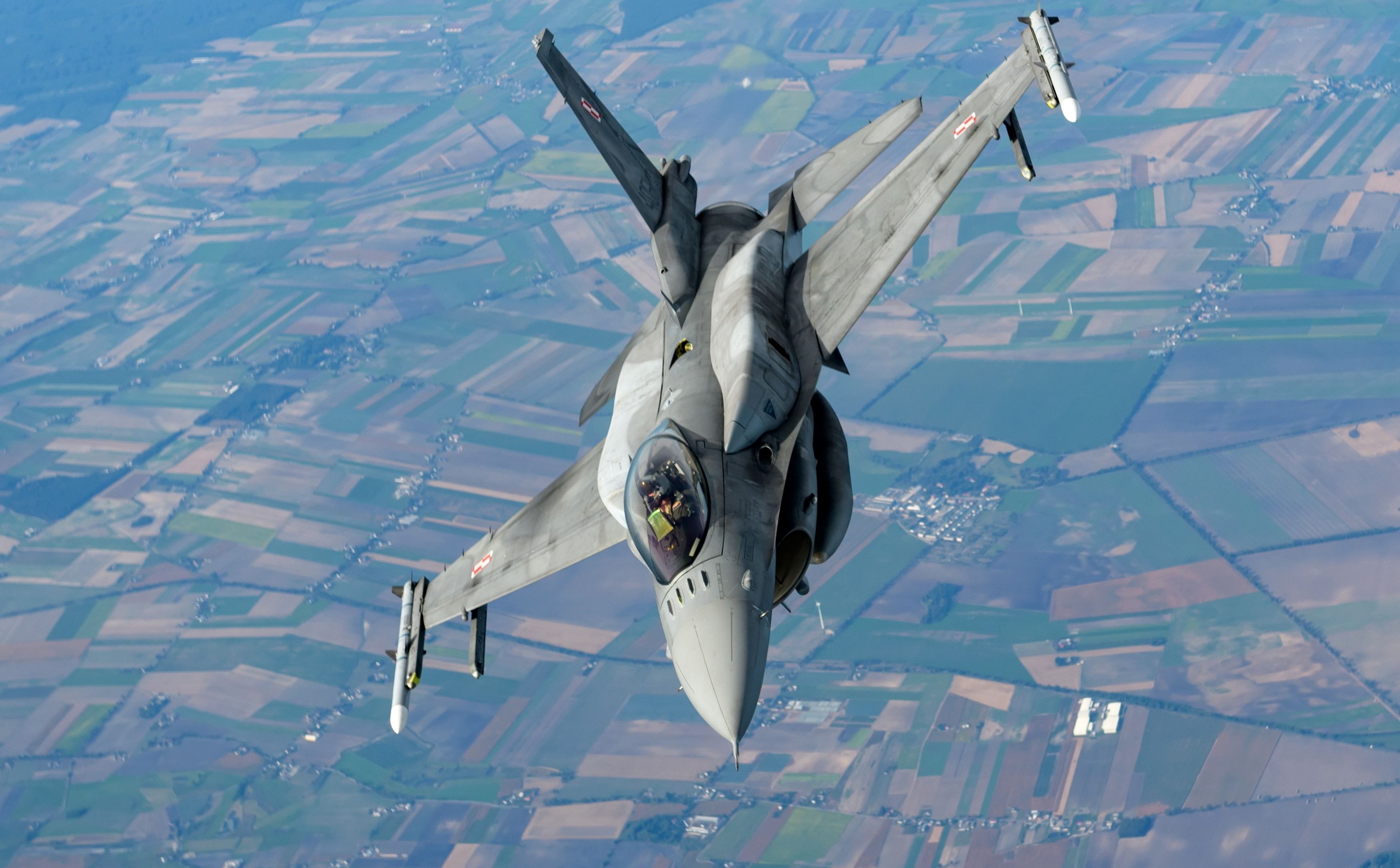 Wielokrotne naruszenie polskiej przestrzeni powietrznej. Donald Tusk: Użyto uzbrojenia