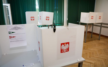 Sondaż: PiS wygrywa, ponad połowa Polaków nie chce iść do wyborów