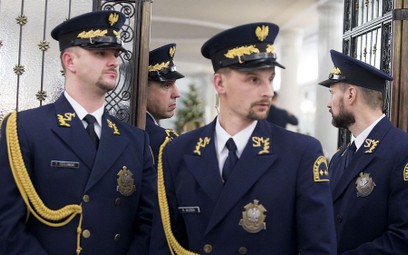 Reforma przeprowadzona przez PiS uczyniła z sejmowej straży pełnoprawną służbę mundurową