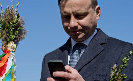 Żartownisie nie dzwonili bezpośrednio na komórkę prezydenta, tylko do Kancelarii, i zostali połączen
