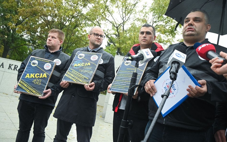 Przewodniczący Rady Krajowej Sekcji Funkcjonariuszy i Pracowników Policji NSZZ „S” Jacek Łukasik (P)