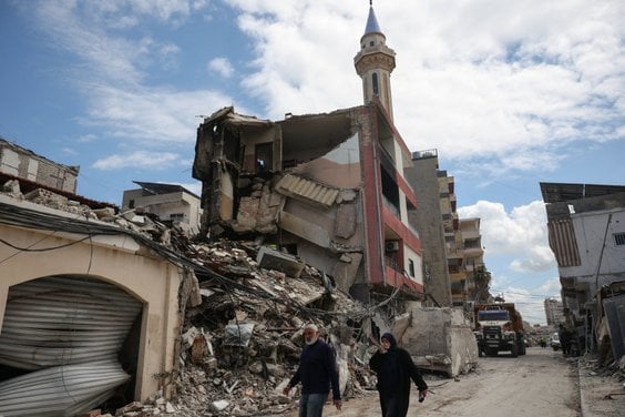 Miasto Tyr w Libanie, budynek zniszczony przez wojsko Izraela w nalocie