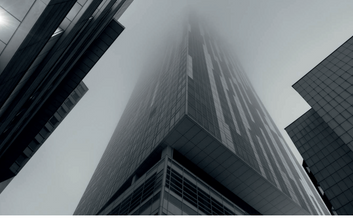 Screen z katalogu wystawy fotograficznej Radka Jaworskiego „Quiet cities – Warsaw”