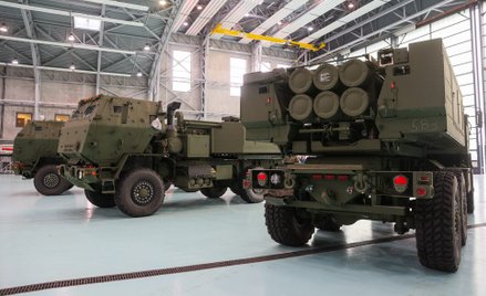 Rakietowe wyrzutnie systemu HIMARS pozwolą Wojskom Lądowym skutecznie atakować strategiczne cele odl