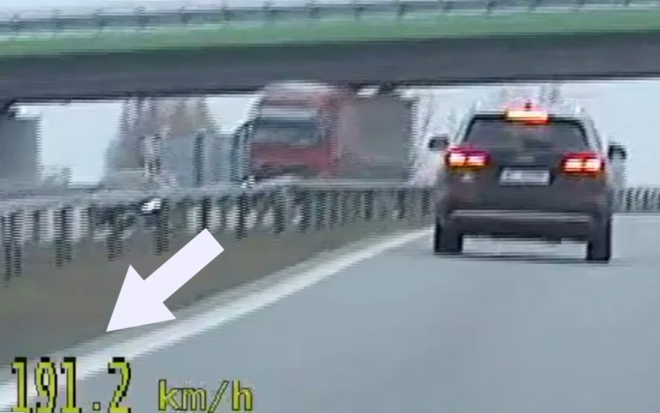 Kierowca audi poruszał się po drodze S7 z prędkością niemal 200 km/h