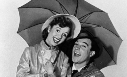 Debbie Reynolds i Gene Kelly w Deszczowej piosence