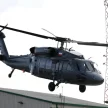 Śmigłowiec Black Hawk sprowadził na piknik w Sarnowej Górze wiceminister spraw wewnętrznych Maciej W