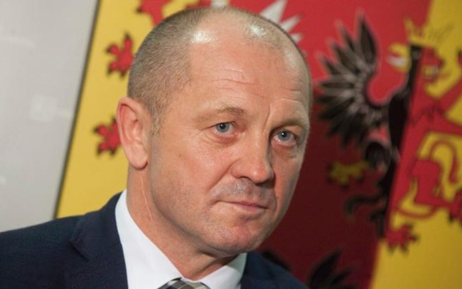 Nieprzychylni Markowi Sawickiemu politycy komentują, że wraca on do rządu, bo Janusz Piechociński mu