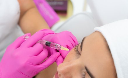 Spór o zabiegi poprawiające urodę. Rzecznik MŚP w obronie branży beauty