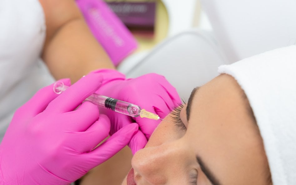 Spór o zabiegi poprawiające urodę. Rzecznik MŚP w obronie branży beauty