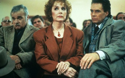 Jack Nance jako Pete Martell, Piper Laurie jako Catherine Martell i Richard Beymer jako Benjamin Hor