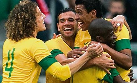 Piłkarze Brazylii się bawią, ale kibice się martwią