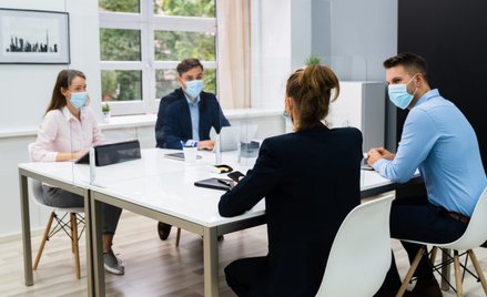 Najnowsze zmiany w obostrzeniach dotyczących koronawirusa a prawa i obowiązki Pracodawcy