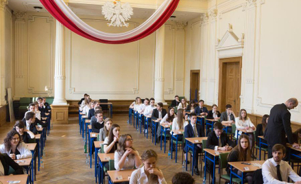 15. edycja programu Stypendia Pomostowe. Kto może liczyć na wsparcie?