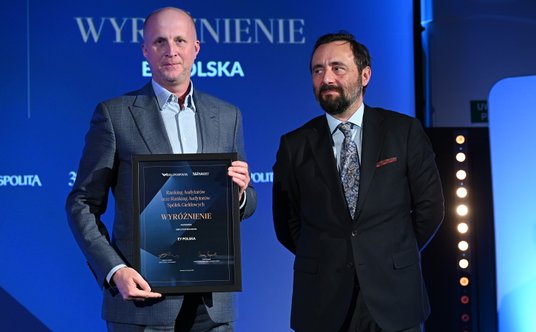 Nagrodę odbiera Jerzy Buzek, Partner, EY Polska