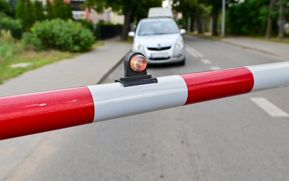 Piotr Szymaniak: Bezpieczeństwo na przejazdach kolejowych. Patolegislacja w czystej postaci