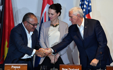 Premier Papui Nowej Gwinei, Martin O'Neill i wiceprezydent USA, Mike Pence