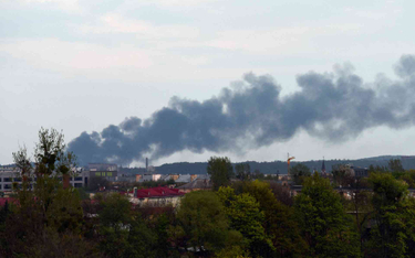 Dym nad Lwowem po rosyjskim uderzeniu rakietowym