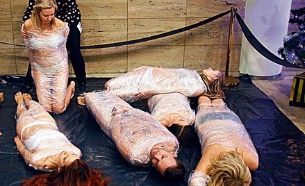 Nadzy aktywiści protestowali w obronie karpia.