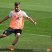 Trening Niemców przed meczem z Węgrami. Shkodran Mustafi (z lewej) i Mario Goetze