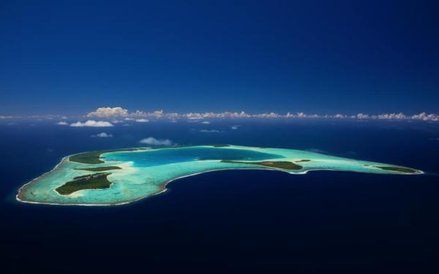 Brando w Polinezji Francuskiej Marlon Brando zakochał się w wyspie, prowadził na niej życie współcze