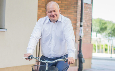 Prezydent Płocka Andrzej Nowakowski jeździ na rowerze rekreacyjnie