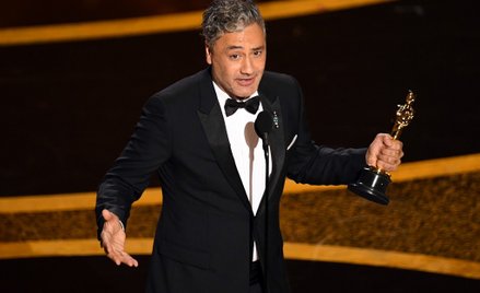 Taika Waititi jest autorem filmu reklamowego z udziałem Daniela Craiga, nakręconego dla marki Belved