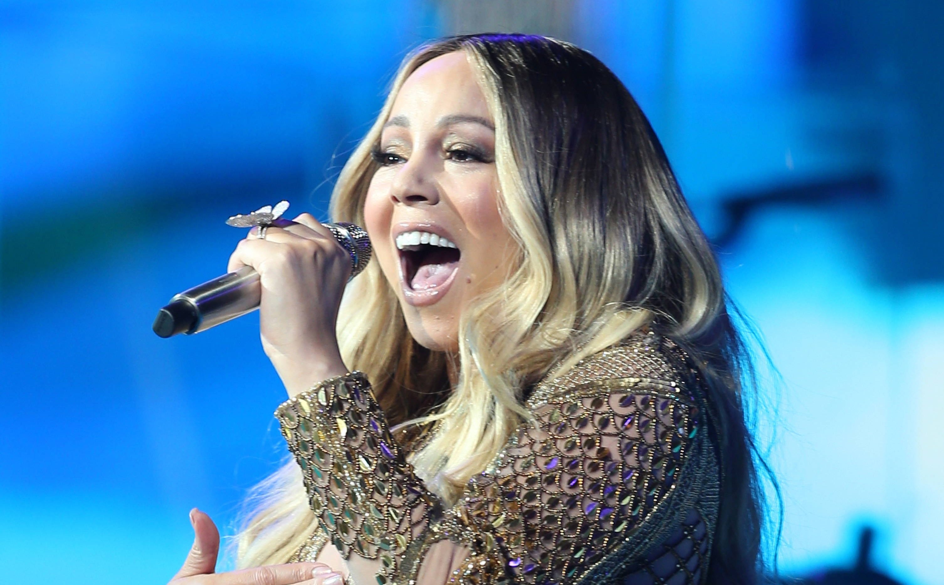 Mariah Carey odbiera nagrodę i w wielkim stylu powraca na scenę muzyczną