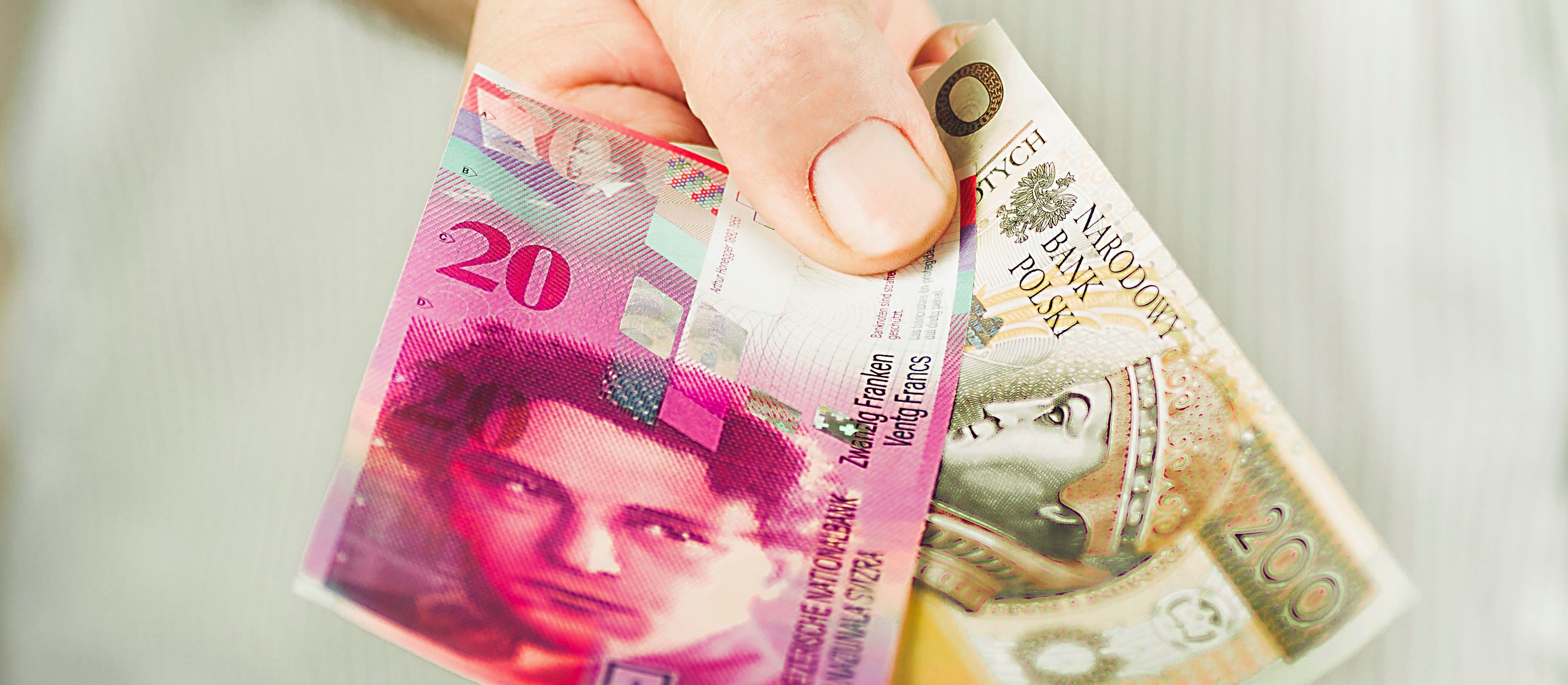 Frankowicz może wrócić do dawnej umowy, jakby nie było zmiany na franki