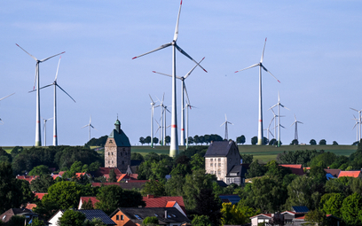 Turbiny wiatrowe w Lichtenau na zachodzie Niemiec