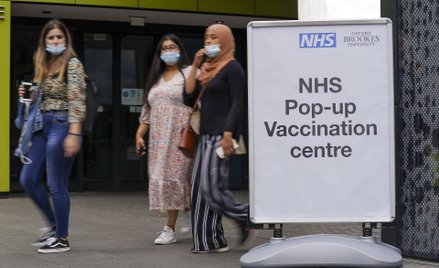Wielka Brytania: Ponad 35 tys. przypadków, 180 zgonów. Najwięcej zaszczepionych od trzech tygodni