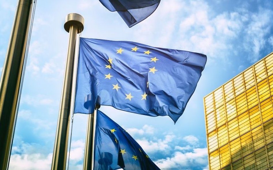 Stopa bezrobocia w UE: 235 mln osób w UE ma pracę; bezrobocie spada