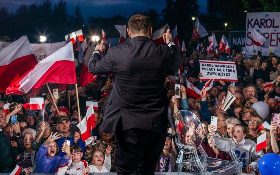 Jeden z wieców podczas kampanii Karola Nawrockiego przed wyborami prezydenckimi w 2025 r.