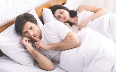 Mężczyźni, którzy kładą się spać wcześnie, są bardziej płodni