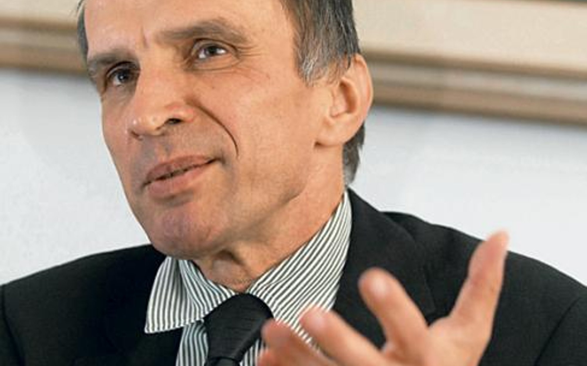 Prof. Wojtyna: Jaki jest koszt cichego porozumienia między rządem, NBP i prezydentem