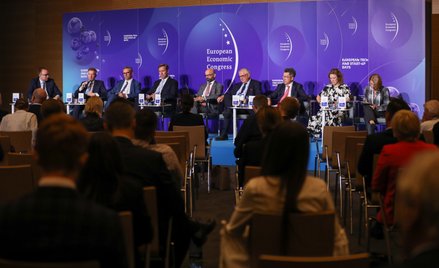 Eksperci wskazywali, że jednym z głównych wyzwań zarówno dla przedsiębiorców, jak i całej gospodarki