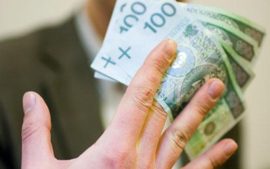 Brak odstąpienia i utrata prawa do zadatku nie wyklucza prawa do odszkodowania, a utracony zadatek m